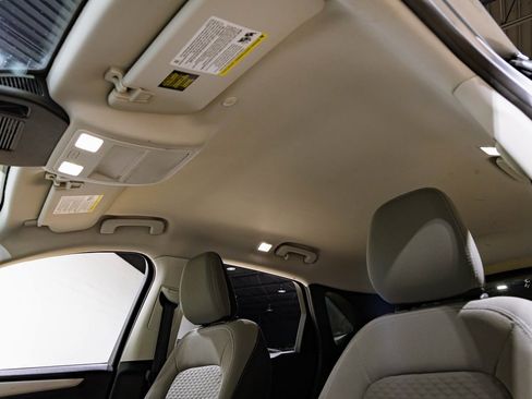 Used 2022 Ford Escape SE w/ Cold Weather Package image 22