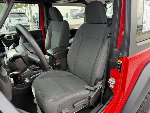 Used 2024 Jeep Wrangler Sport AWD/4WD image 16