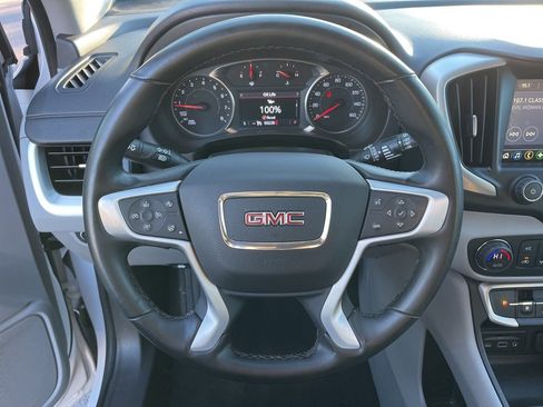 Used 2024 GMC Terrain SLT image 15