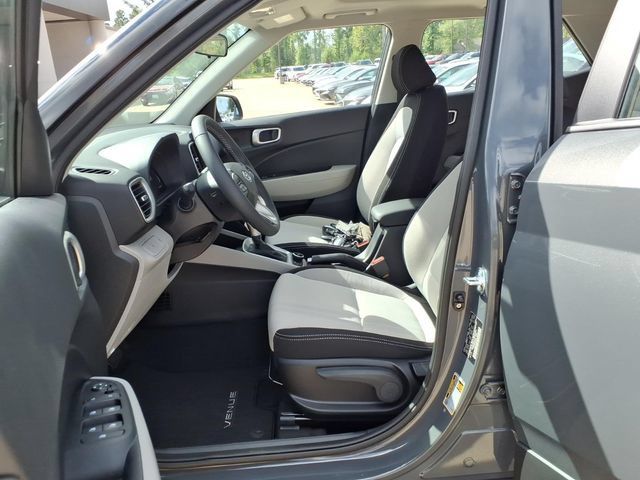 New 2026 Hyundai Venue SEL FWD image 16
