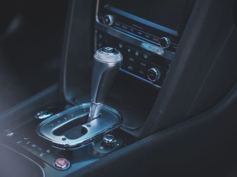 Used 2015 Bentley Flying Spur V8 image 50