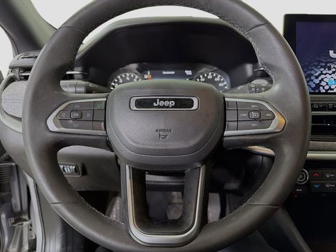 Used 2023 Jeep Compass Latitude AWD/4WD image 14