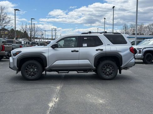 New 2026 Toyota 4Runner SR5 AWD/4WD image 2