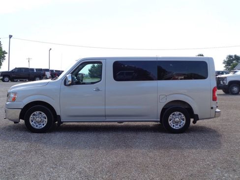 Used 2019 Nissan NV 3500 SL RWD image 3
