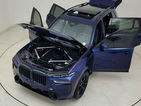 Used 2024 BMW X7 xDrive40i w/ Executive Package image 88