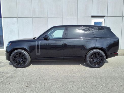 New 2026 Land Rover Range Rover Long Wheelbase SE AWD/4WD image 3