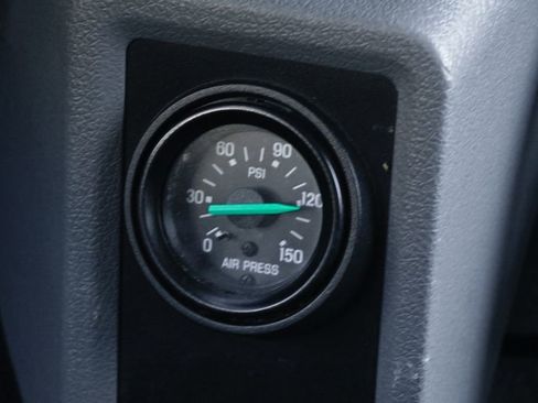 Used 2016 Ford F650 2WD Crew Cab Super Duty image 40