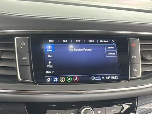 Used 2024 Buick Enclave Premium image 28