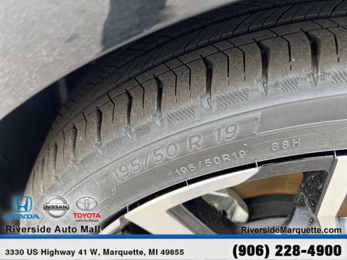 Used 2024 Toyota Prius Prime Premium w/ Advanced Technology Package FWD image 12