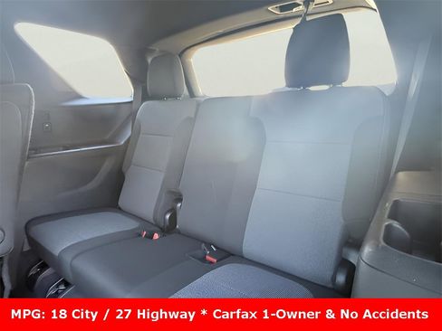 Used 2022 Chevrolet Traverse LT image 14