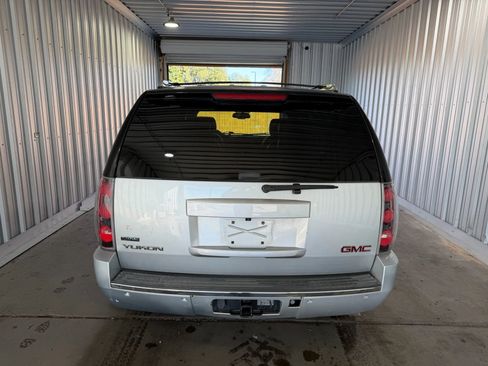 Used 2010 GMC Yukon Denali RWD image 6