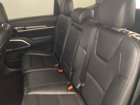 Used 2021 Kia Telluride LX FWD image 18