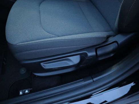 New 2025 Kia K4 LXS image 19