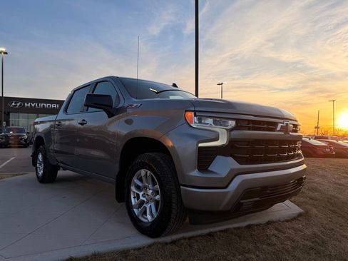 Used 2023 Chevrolet Silverado 1500 RST image 7