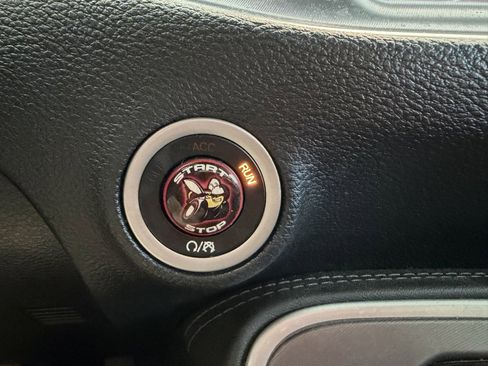 Used 2019 Dodge Challenger R/T Scat Pack w/ Shaker Package image 32