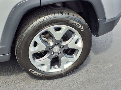 Used 2019 Jeep Compass Limited AWD/4WD image 25