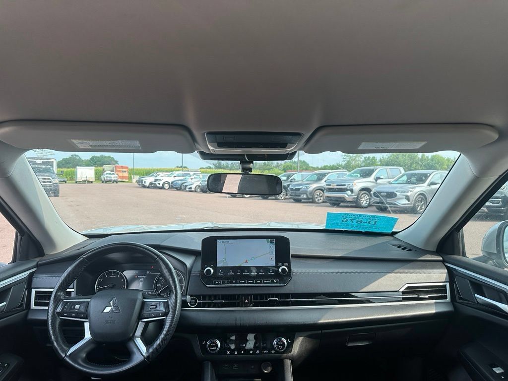 Used 2024 Mitsubishi Outlander SE AWD/4WD image 27