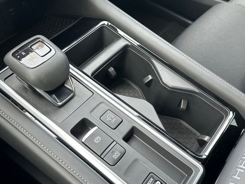 New 2025 Nissan Pathfinder SV image 22