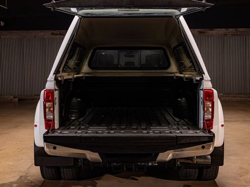 Used 2022 Ford F450 Lariat w/ FX4 Off-Road Package image 8