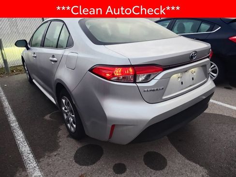 Used 2023 Toyota Corolla LE FWD image 4