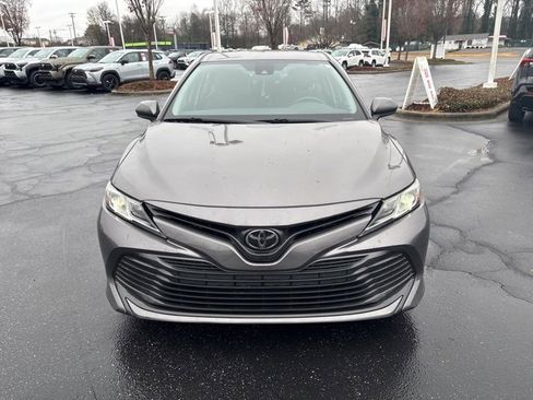Used 2019 Toyota Camry LE image 2