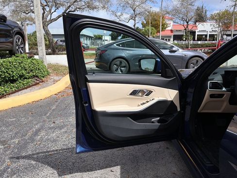 Used 2023 BMW 330i Sedan w/ Convenience Package image 23