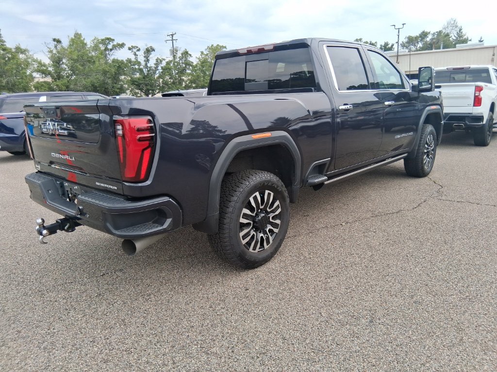 Used 2024 GMC Sierra 2500 Denali Ultimate w/ Max Trailering Package AWD/4WD image 4