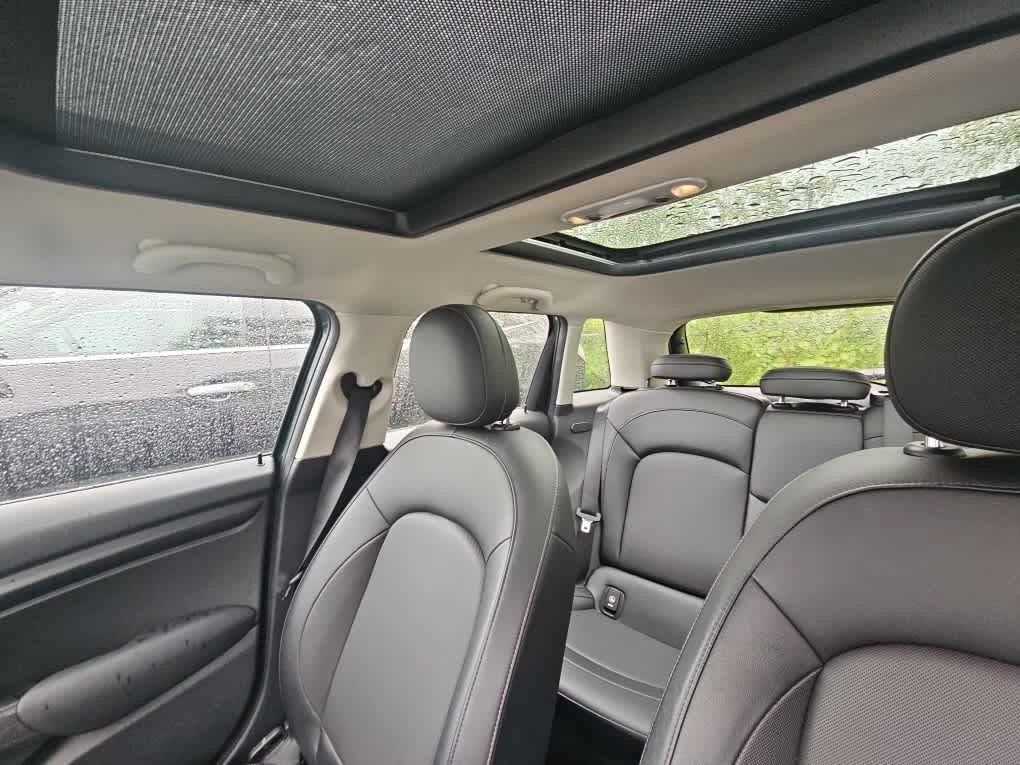 Used 2016 MINI Cooper 4-Door Hardtop FWD image 8