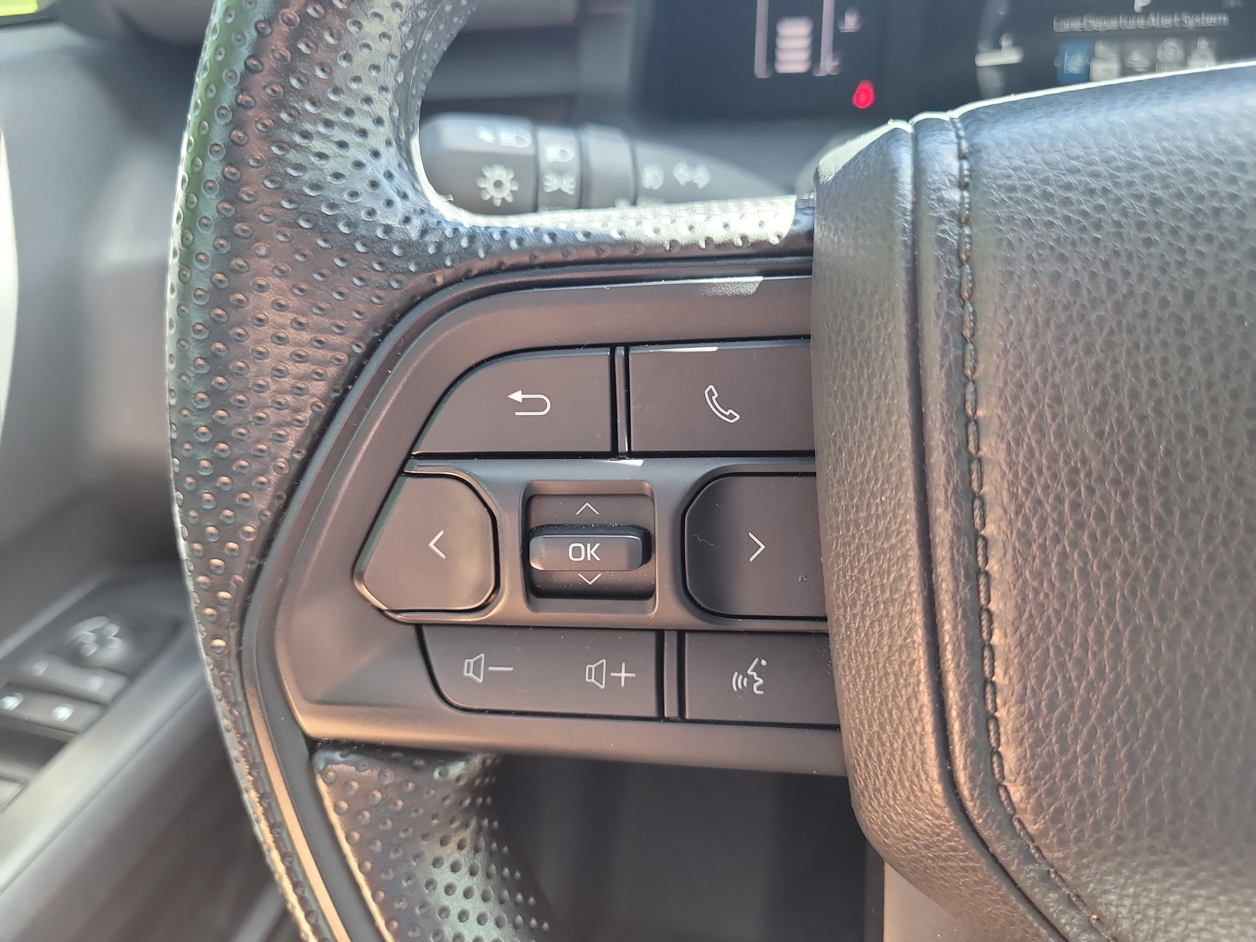 Used 2025 Toyota Tacoma SR5 RWD image 29