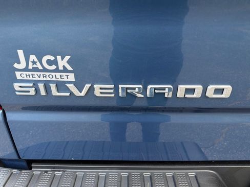 Used 2024 Chevrolet Silverado 1500 LT AWD/4WD image 7
