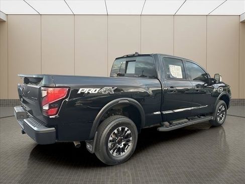 Used 2024 Nissan Titan PRO-4X w/ Pro-4x Convenience Package image 20