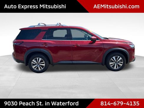 Used 2023 Nissan Pathfinder SL AWD/4WD image 8