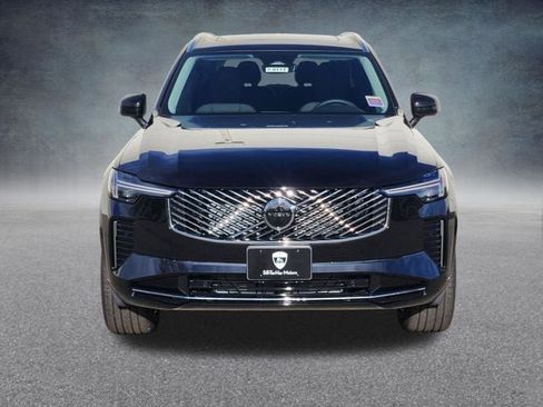 New 2026 Volvo XC90 B5 Core image 2