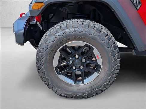 Used 2018 Jeep Wrangler Unlimited Rubicon w/ Safety Group AWD/4WD image 30