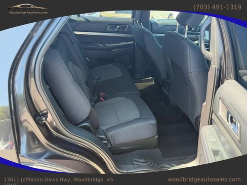 Used 2019 Ford Explorer XLT FWD image 14