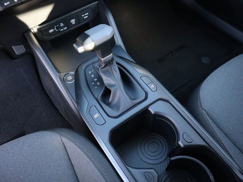 New 2025 Kia K4 LXS image 32