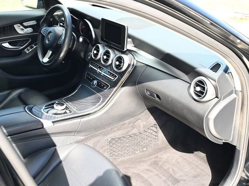 Used 2017 Mercedes-Benz C 300 4MATIC Sedan image 46