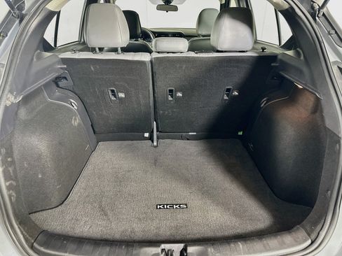 Used 2023 Nissan Kicks SR w/ SR Premium Package FWD image 27