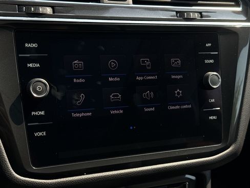 Used 2019 Volkswagen Tiguan SE w/ Panoramic Sunroof Package AWD/4WD image 21