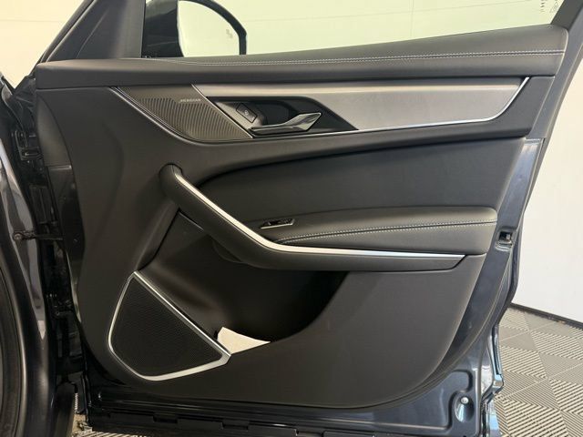 Used 2026 Jaguar F-PACE R-Dynamic S AWD/4WD image 19
