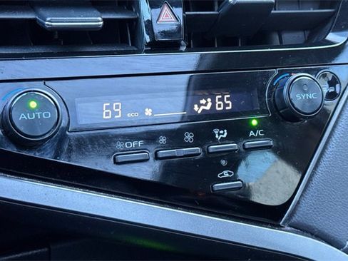 Used 2023 Toyota Camry XSE image 19