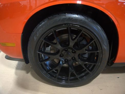 Used 2009 Dodge Challenger R/T image 30