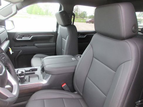 New 2026 GMC Sierra 1500 SLT w/ SLT Premium Package AWD/4WD image 13