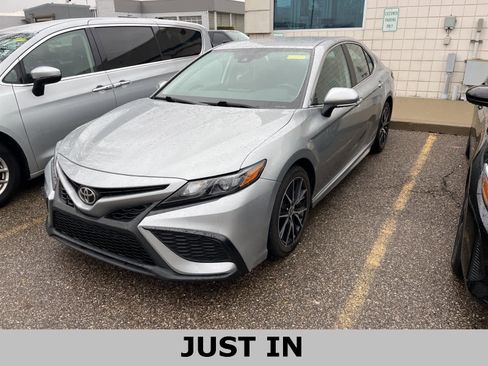 Used 2021 Toyota Camry SE w/ Cold Weather Package image 1