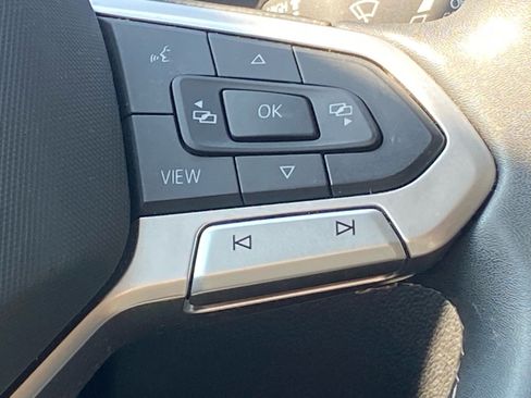 Certified 2023 Volkswagen Tiguan SE w/ Panoramic Sunroof Package AWD/4WD image 7
