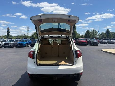 Used 2011 Porsche Cayenne AWD/4WD image 16