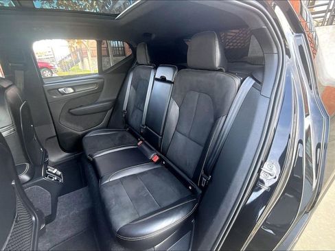 Used 2022 Volvo XC40 T5 R-Design w/ Advanced Package image 34