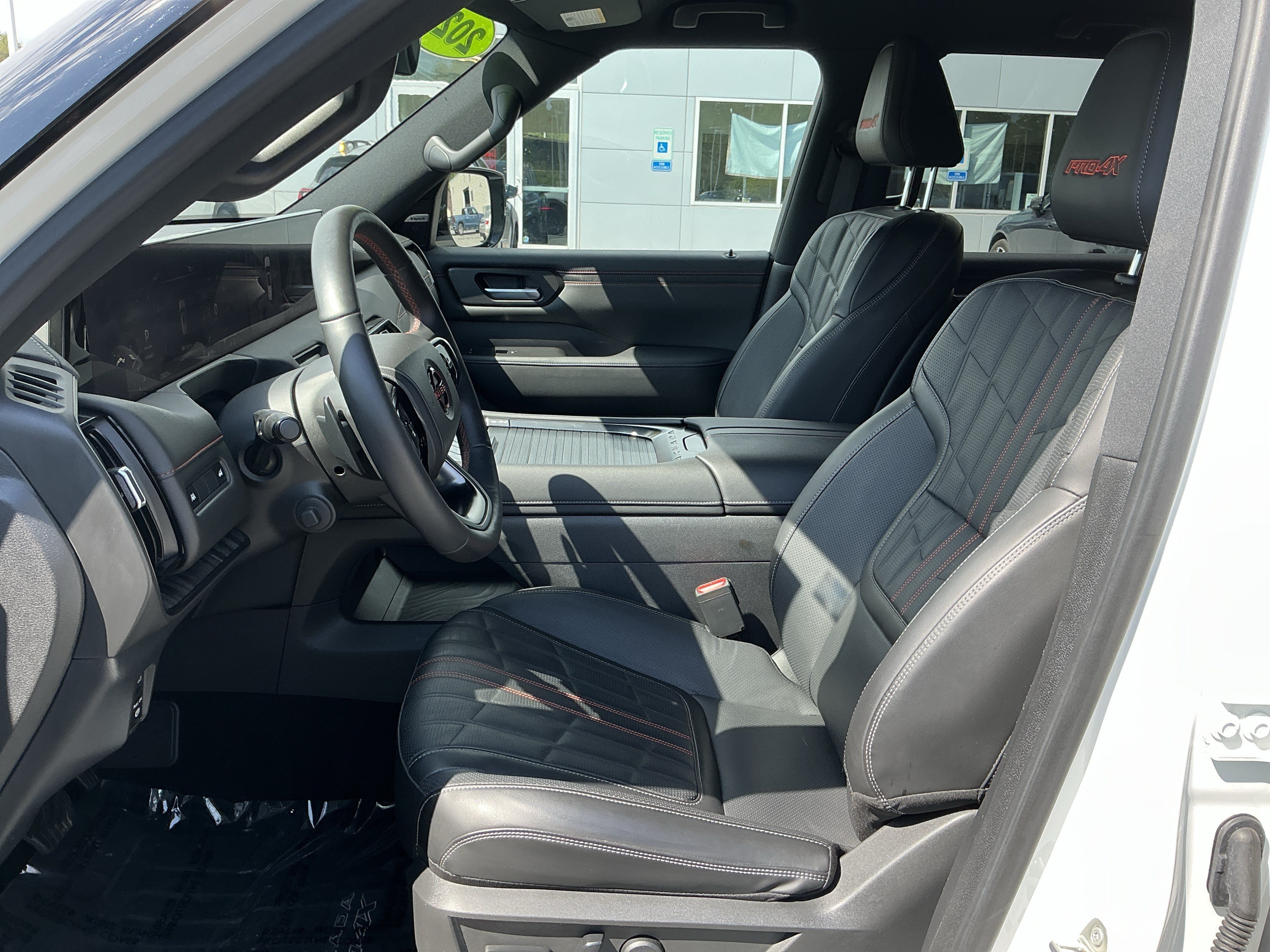Used 2025 Nissan Armada PRO-4X AWD/4WD image 10