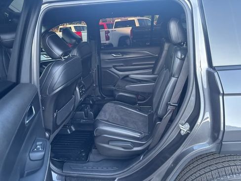 Used 2024 Jeep Grand Cherokee L Altitude AWD/4WD image 31