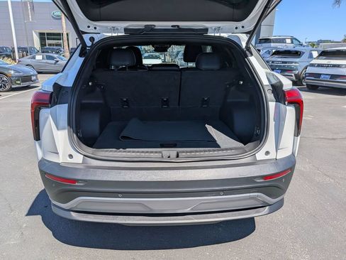 Used 2024 Chevrolet Blazer EV LT AWD/4WD image 33